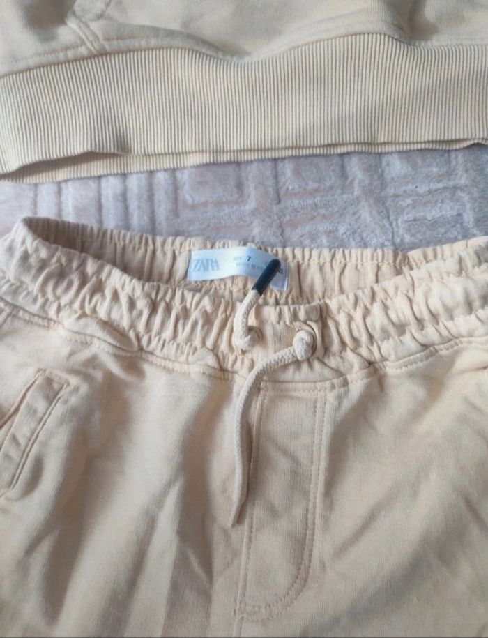 Ensemble Zara Garçon Taille 7 Ans - Hoodie + Short - photo numéro 3
