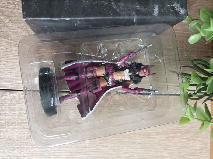 Figurine Huntress DC Comics Eaglemoss Super Hero - photo numéro 2