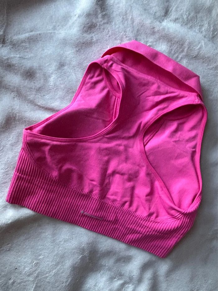 Brassière de sport 🩷 - photo numéro 4