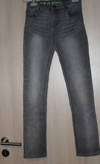 Jeans garçon   T : 14 ans