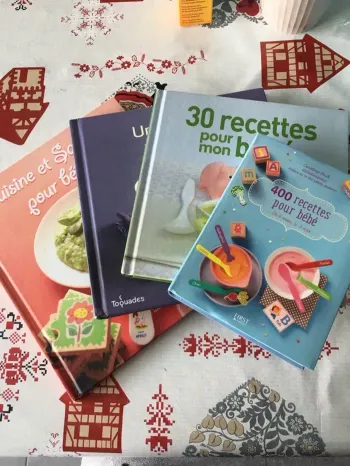 Lit livres de cuisine pour bébé