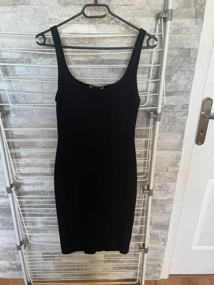 Robe cintrée noire