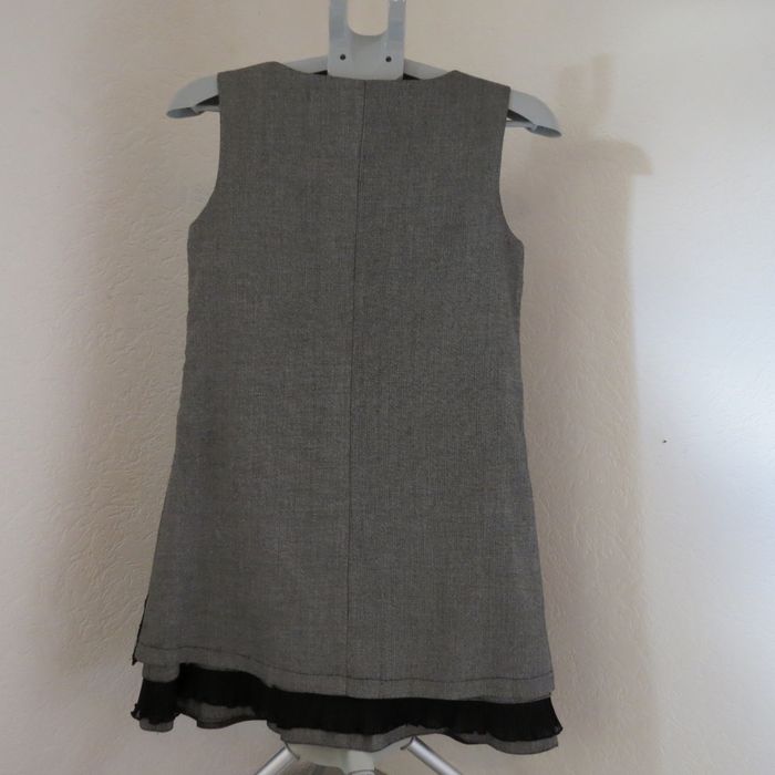 Robe sans manches JAUNE ROUGE – Style élégant & détails bijoux - photo numéro 8