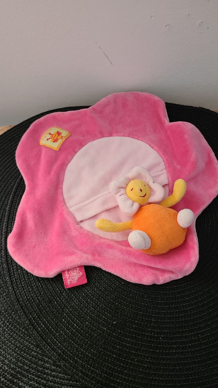 Doudou plat Bibi MOULIN ROTY Louna l'abeille fleur rose poche - photo numéro 3
