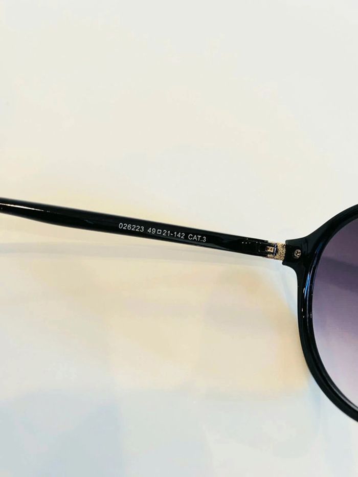 Lunette de soleil mixte ronde noire et argentée UV protection catégorie 3 - photo numéro 6