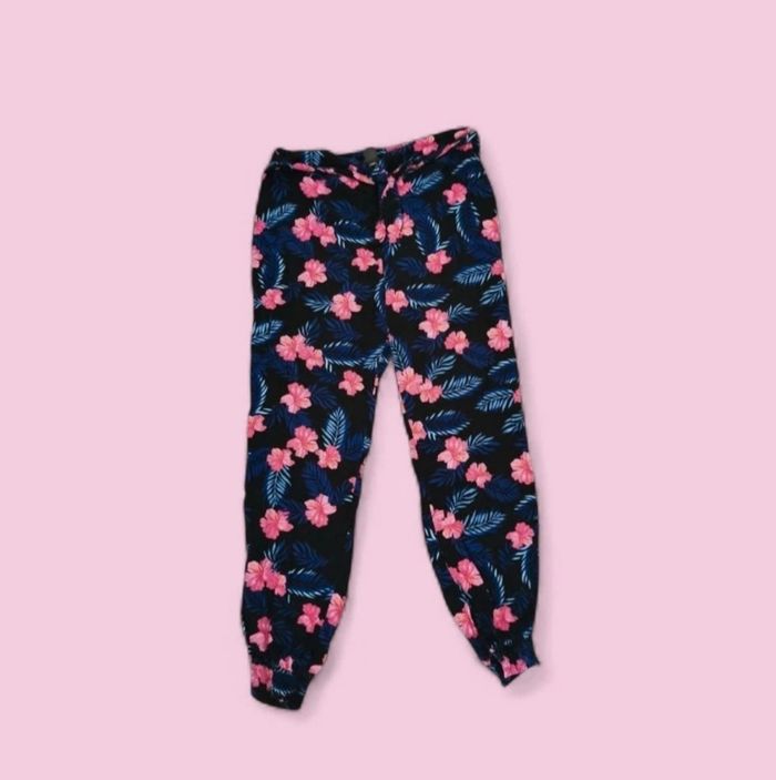 Pantalon fluide noir fleuri primark 12 ans