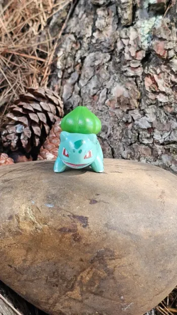 Super figurine Pokemon Nintendo Bulbizarre effet brillant