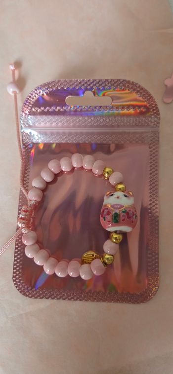 Bracelet porte bonheur chat rose