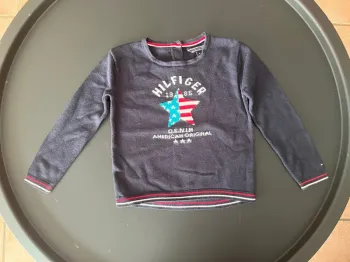 Pull tommy Hilfiger 2 ans