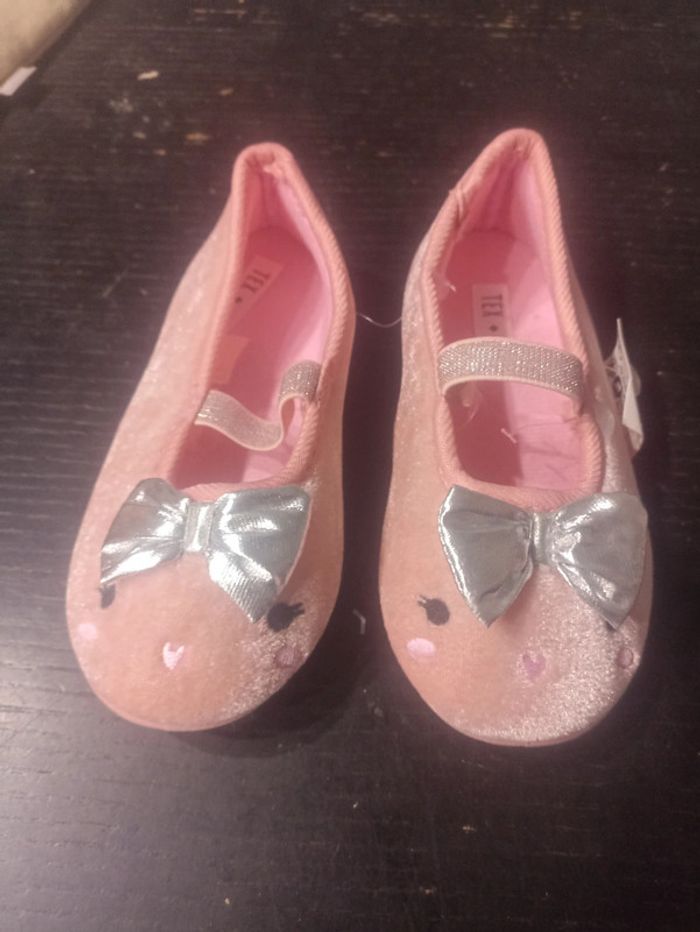Chaussons taille 28