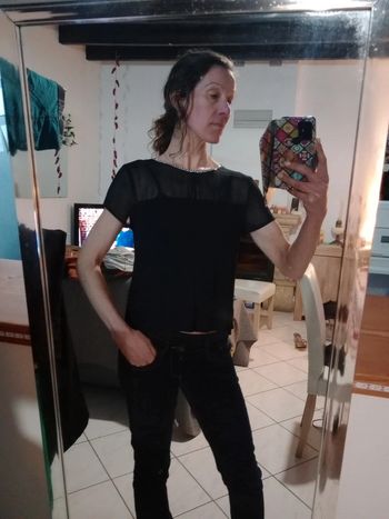 Top femme 38 noir avec strass c49