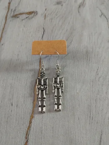 Boucles d'oreilles squelettes