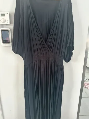 Robe noire h et m