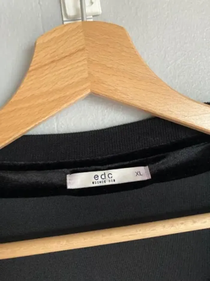 Bomber noir velours effet peau de pêche EDC by Esprit – Taille XL – Très bon état - photo numéro 2
