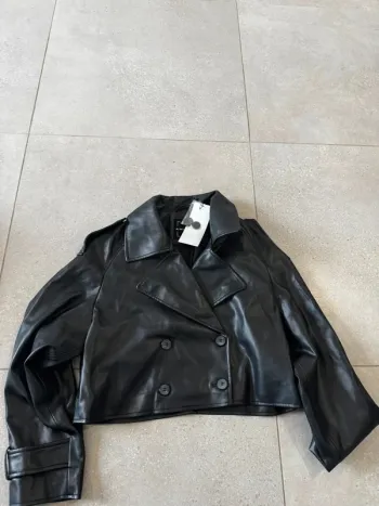 Veste en similicuir Amisu, taille 36, neuve, valeur 35€