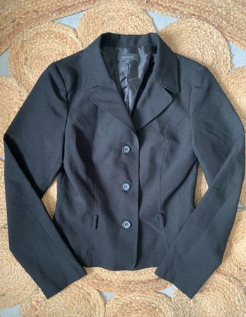 Jolie petite veste noire Kiabi taille 36