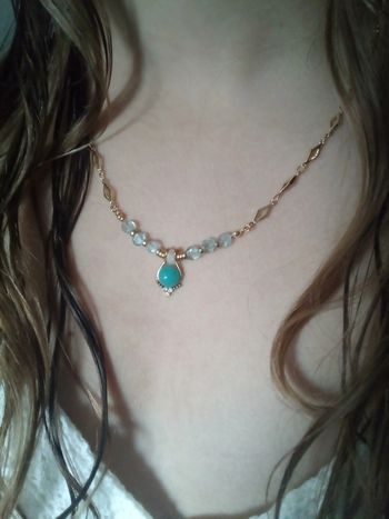 Parure collier et boucles d'oreilles en pierres semi précieuses