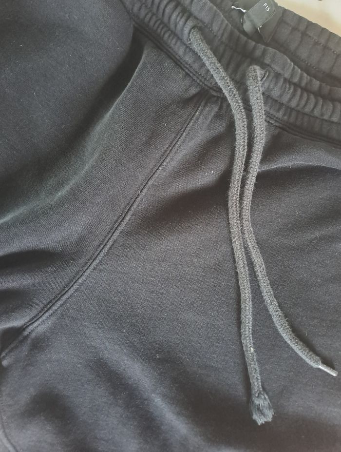Jogging noir femme taille L H&m très bon état - photo numéro 4