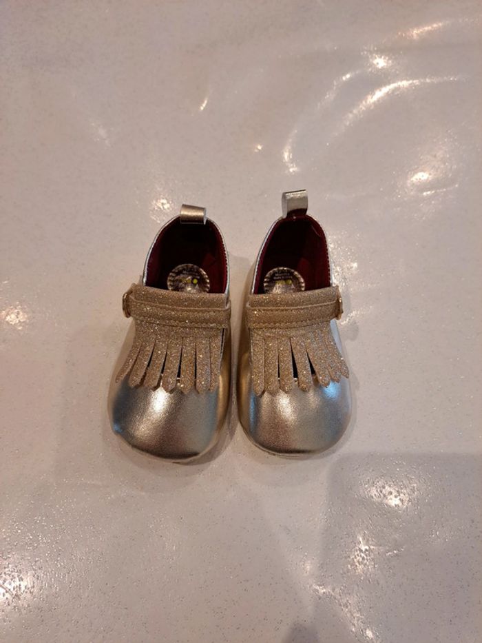Chaussure bébé 12 18 mois tape à l'œil neuves couleur or