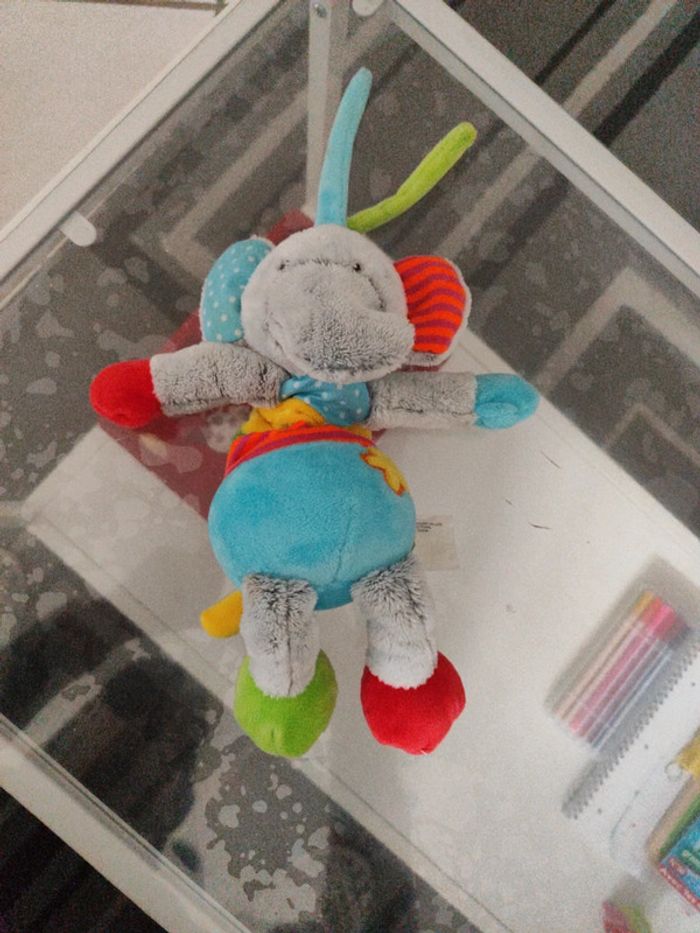 Doudous éléphant musicale