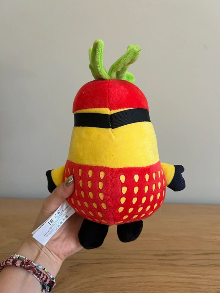Peluche Les minions - fraise - photo numéro 4