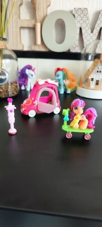 Lot Petit poney Scootaloo et accessoires