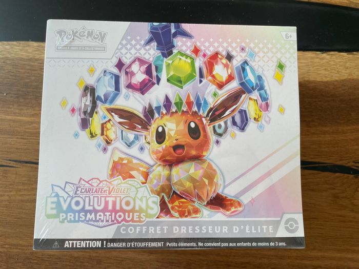 Pokémon - Coffret Dresseur d'Élite (ETB) EV08.5 Évolutions Prismatiques FR 8.5