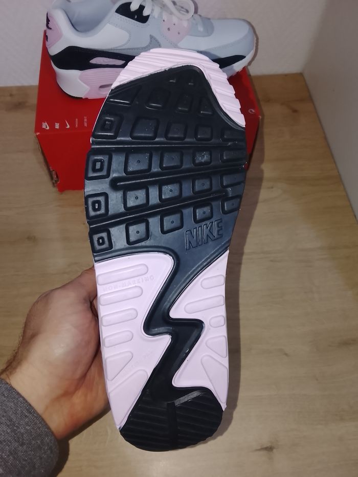 Nike Air Max 90 taille 37.5 - photo numéro 6