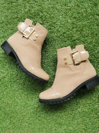 Bottine beige bi-matière P. 37