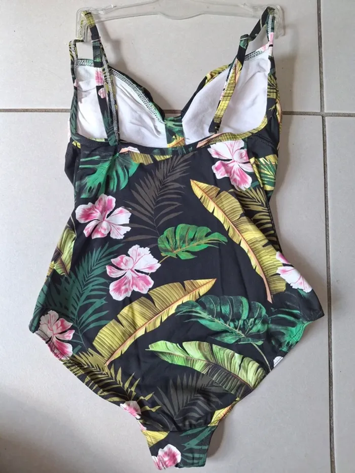 Maillot de bain une pièce femme S Neuf - photo numéro 3