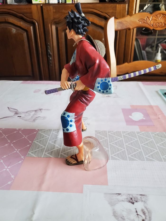 Figurine one piece monkey.d.luffy  officielle - photo numéro 3