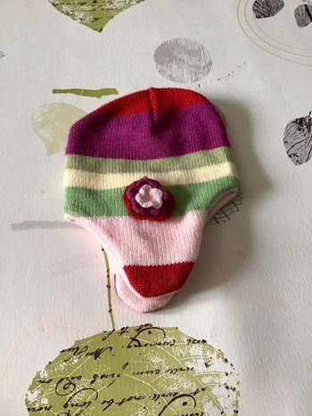Bonnet fille avec broderie fleurs taille 6/ 12 mois