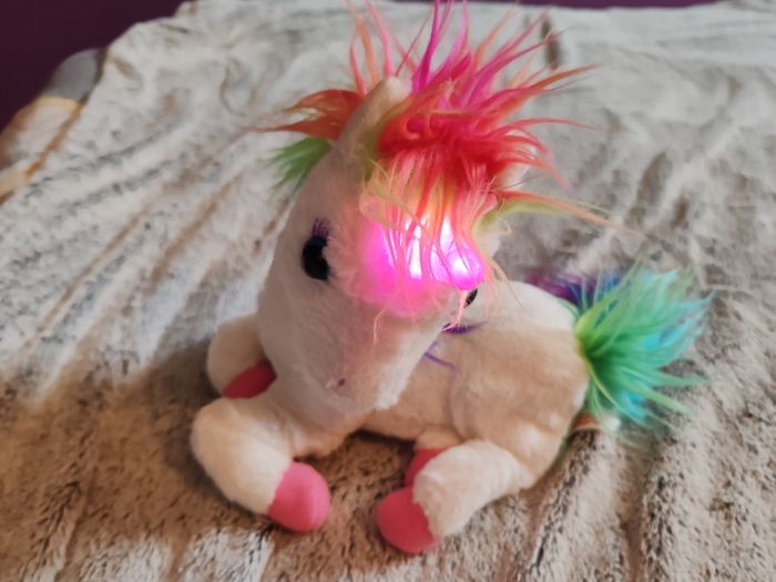 Peluche Licorne lumineuse - photo numéro 3
