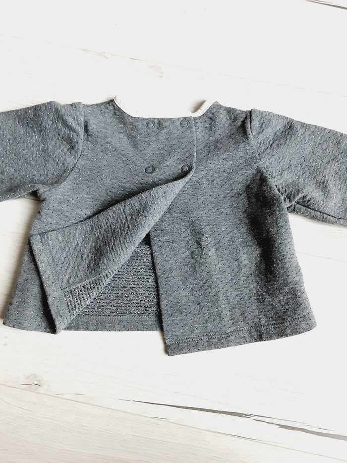 Vêtement bébé fille pull Obaïbi gris pailleté lapin liserés roses 6 mois - photo numéro 4