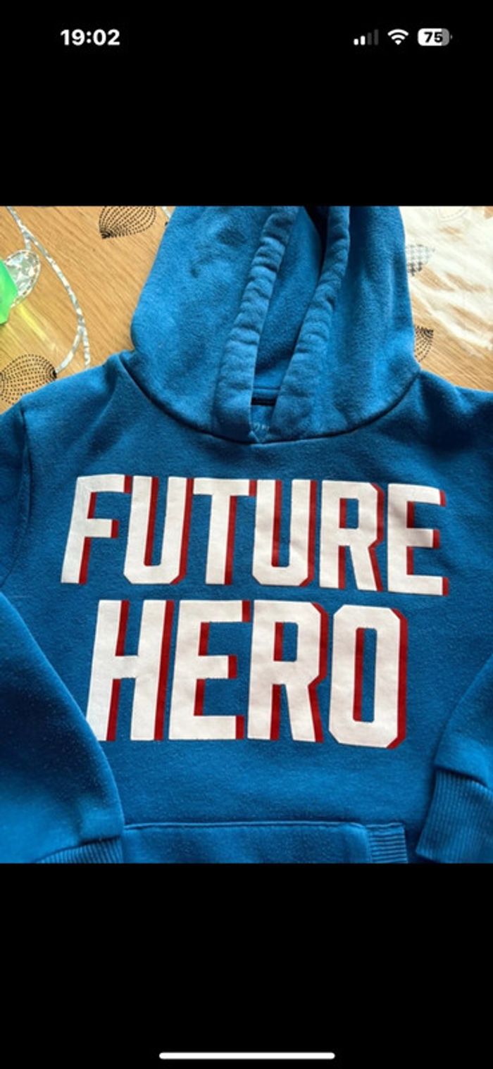 Pull à capuche 5-6 ans - photo numéro 2