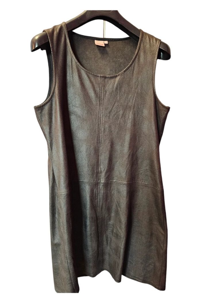 Robe noire T44