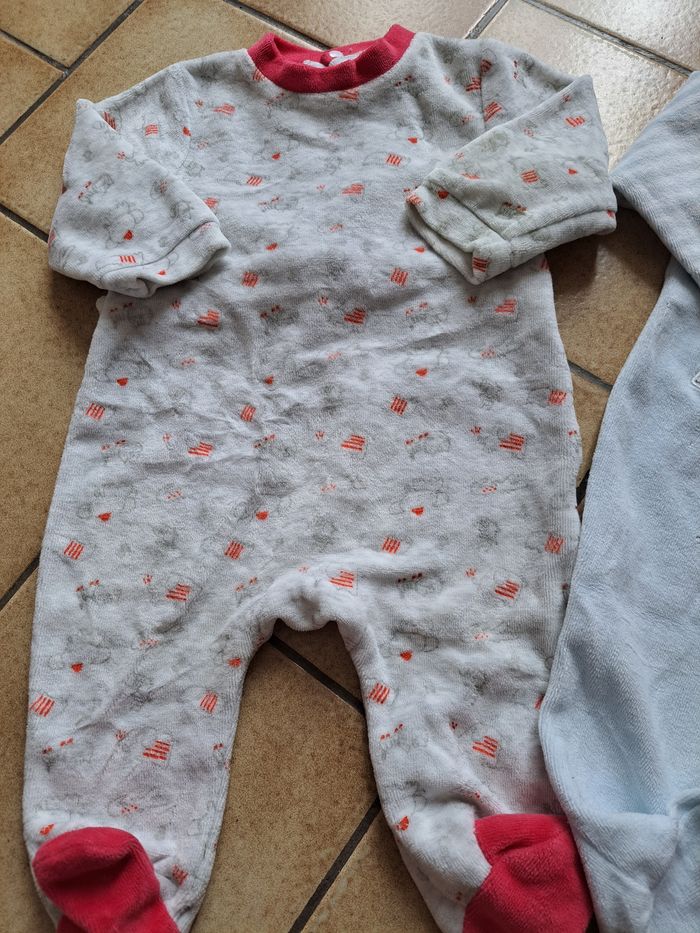 Pyjamas 3 mois - photo numéro 2