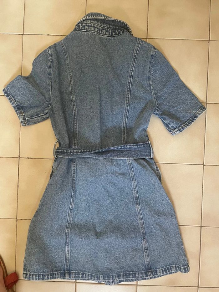 Robe courte en jean Stradivarius taille 34 - photo numéro 2