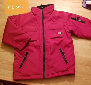 Blouson/manteau rouge foncé "vigne" t.116 , 6ans