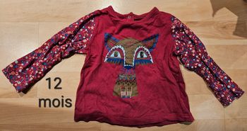 Tee-shirt rouge avec un loup. 12 mois, 74cm. De la marque : Bébé rêve. 100% coton