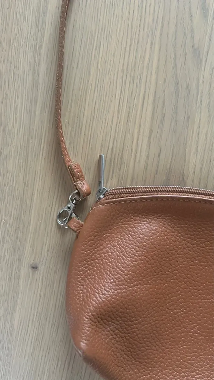 Petit sac bandoulière en cuir camel - photo numéro 2