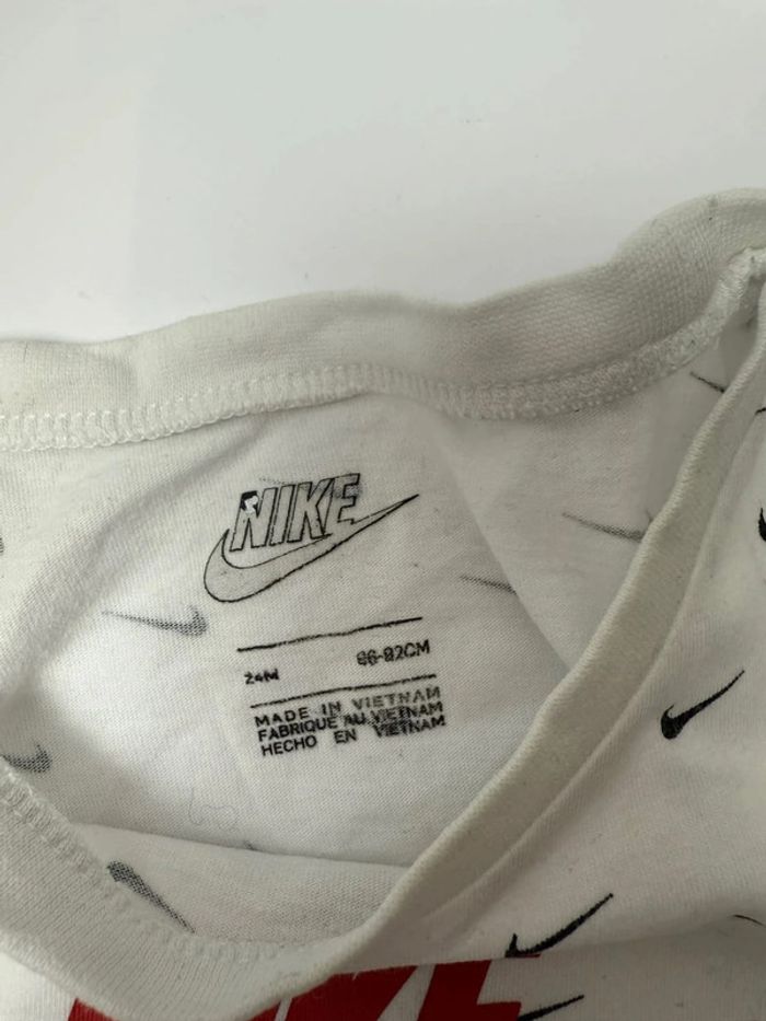 T-shirt Nike bébé garçon taille 86-92 cm très bon état - photo numéro 4