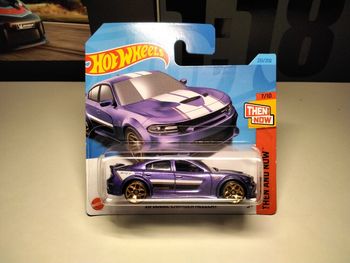 Voiture miniature ’20 Dodge Charger Hellcat Hot Wheels échelle 1/64 ; 3 inche neuve