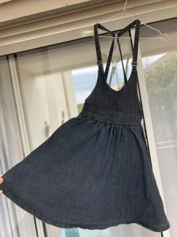 Jupe en jean noir à bretelles, 36