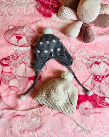 Lot 2 bonnets bébé
