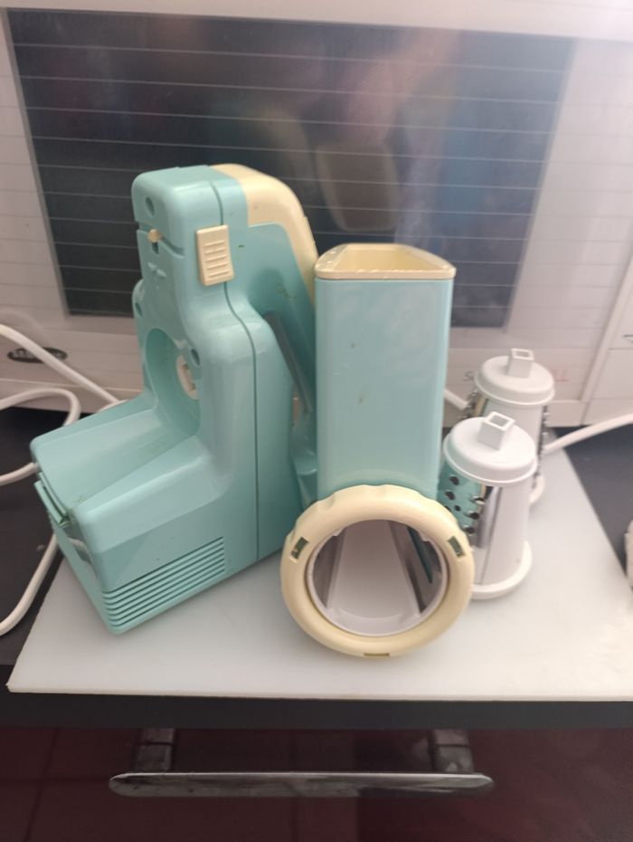 Robot cuisine multi râpes