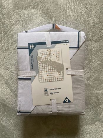 Parure de lit 240x220 et 63x63