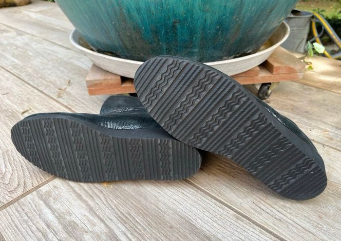 Bottines /chaussons noir taille 37 - photo numéro 4