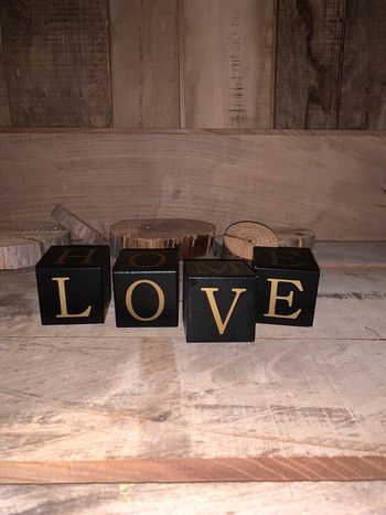 Cubes lettres messages (love + homme) en bois Maison du monde  En bois  Noir doré