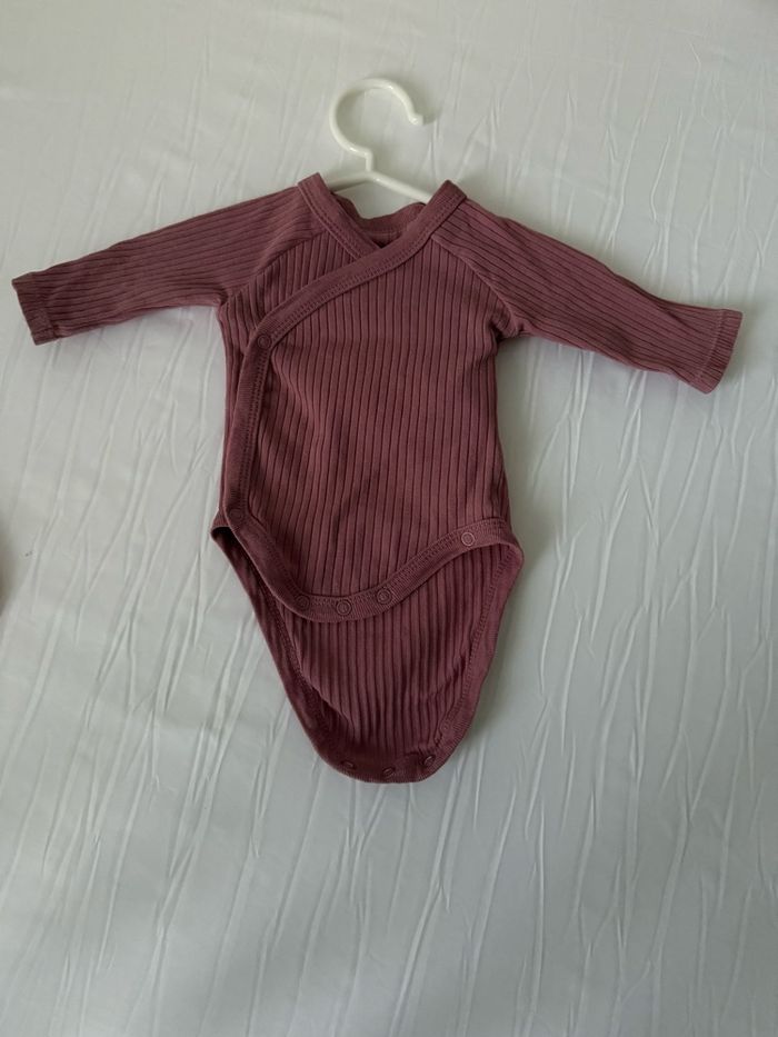 Lot pyjama et body - photo numéro 8